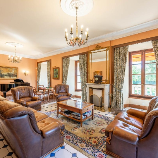  Annonces THONON : Maison / Villa | THONON-LES-BAINS (74200) | 993 m2 | 4 600 000 &euro; 