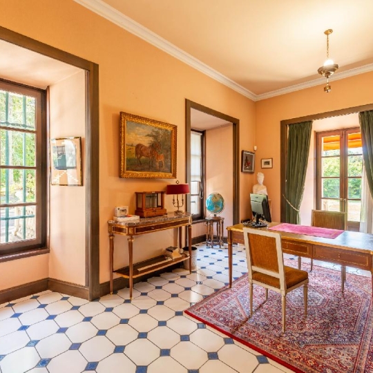  Annonces THONON : Maison / Villa | THONON-LES-BAINS (74200) | 993 m2 | 4 600 000 &euro; 